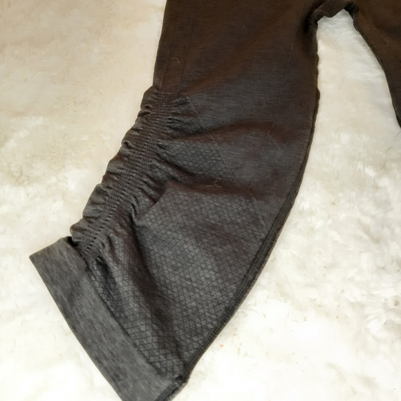 Lululemon Ebb and Flow Crop Charcoal Gray Size 4 - Picture 14 of 14
